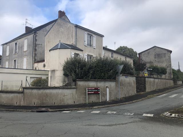 Maison location à La Pézinière, Largeasse