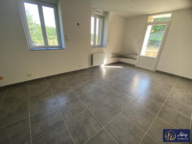 Maison location à Mauriac, Ydes