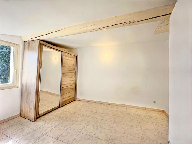 Maison location à Aix-en-Provence, Lambesc