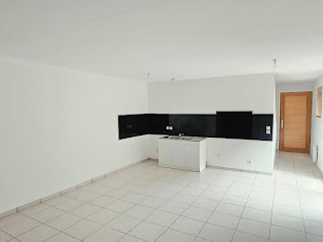 Maison location à Les Pierres, Vif