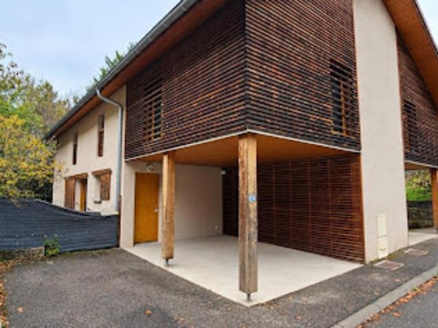 Maison location à Les Pierres, Vif