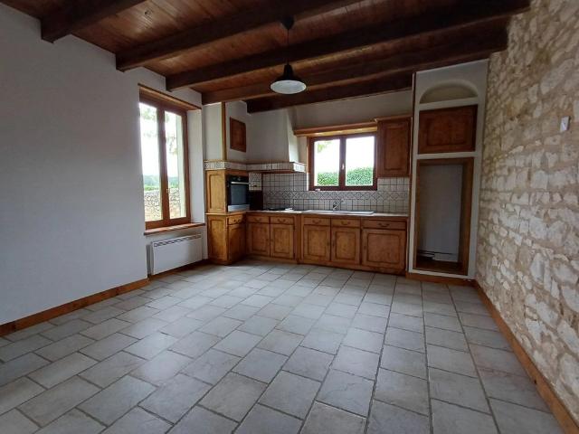 Maison location à Saint-Martin-la-Rivière, Valdivienne