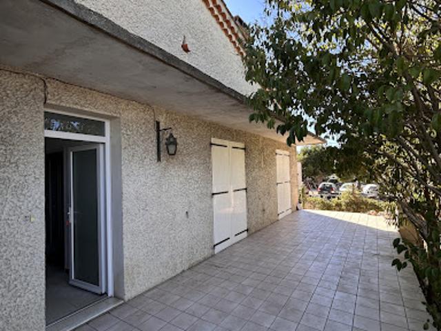 Maison location à Le Village, Saint-Hilaire-de-Brethmas