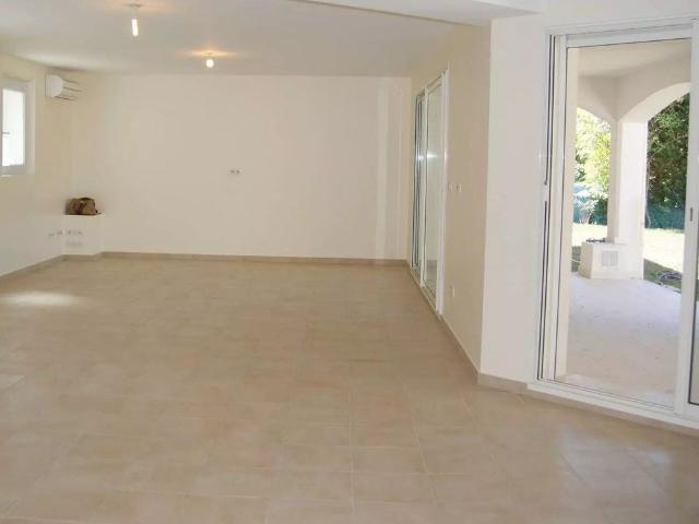 Maison location à Grasse, La Roquette-sur-siagne