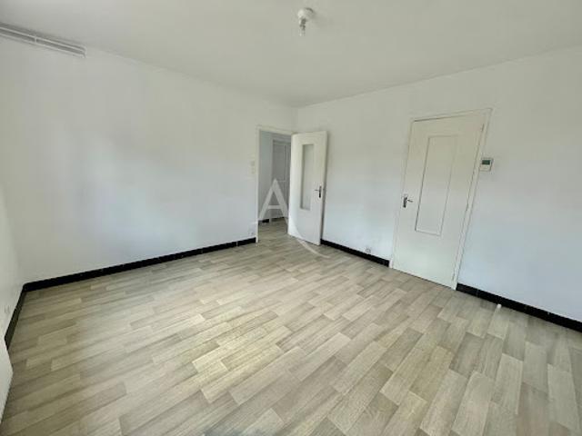 Maison location à Sous Emblade, L'Isle-Jourdain