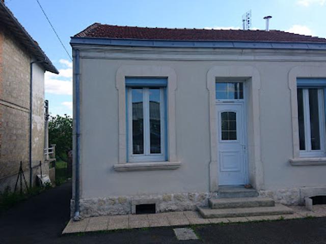 Maison location à Saint-Vivien, Saintes