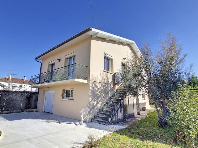 Maison location à France métropolitaine, Clermont-dessous