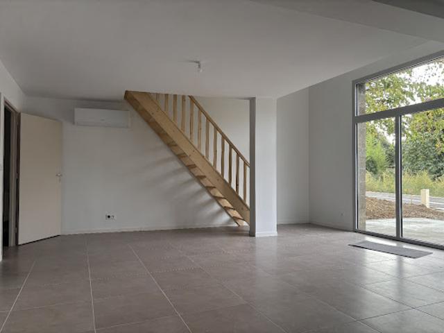 Maison location à Sous Emblade, L'Isle-Jourdain