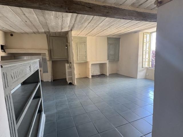Maison location à Les Murs, Vic-le-Comte