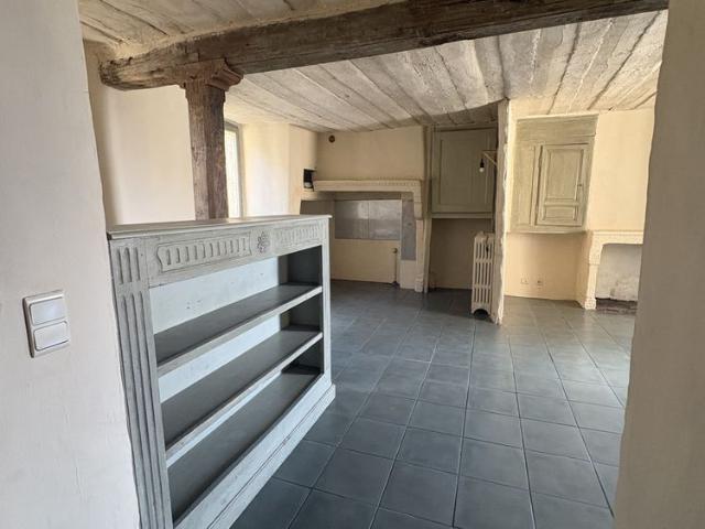 Maison location à Les Murs, Vic-le-Comte
