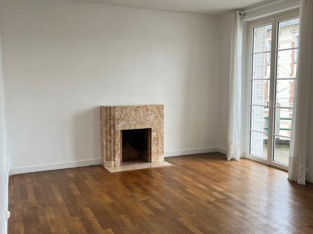 Maison location à Centre Ville Rive Gauche, Laval