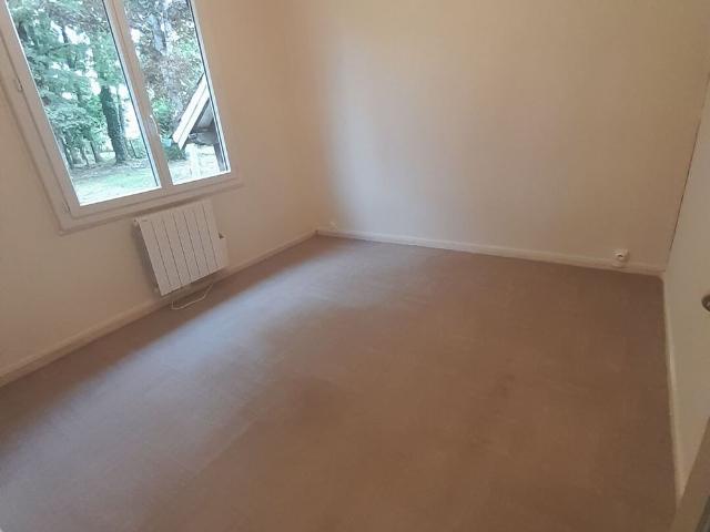 Maison location à Zone Artisanale de la Trocherie, Chaumont-sur-Tharonne