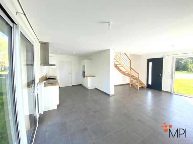 Maison location à Bréal-sous-montfort, La Chesnais