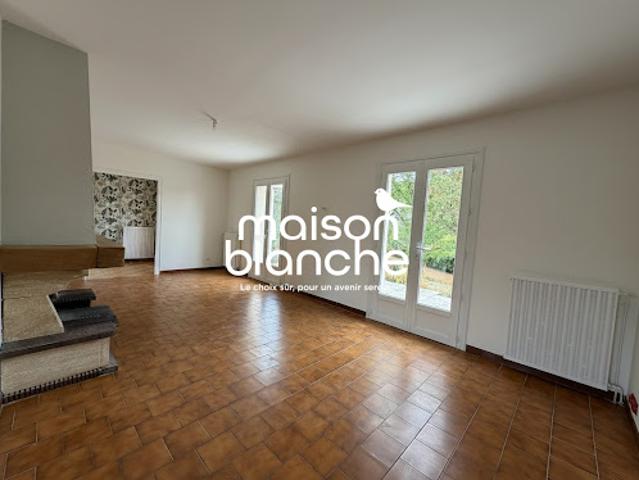 Maison location à Parthenay, Pompaire