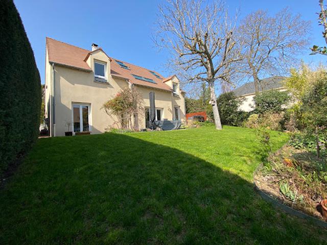 Maison location à Saint-Germain-en-Laye, Le Mesnil-le-roi