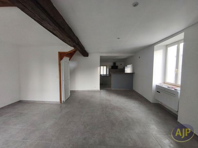 Maison location à Segré, Bourg-l'evêque
