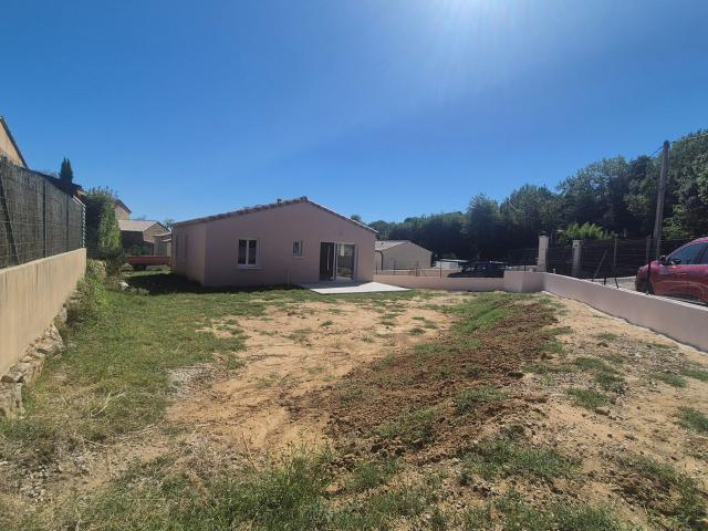Maison location à Saint-Julien-de-Peyrolas, Gard