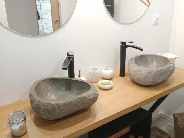 Maison location à France métropolitaine, Saintes