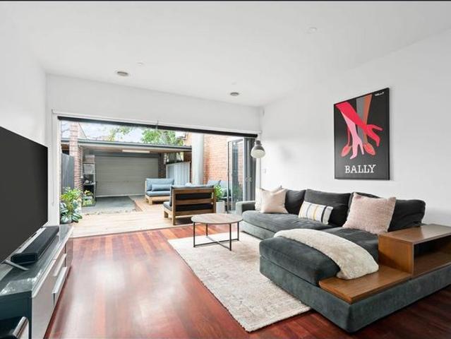 Apartment for rent in Newport, Melbourne
