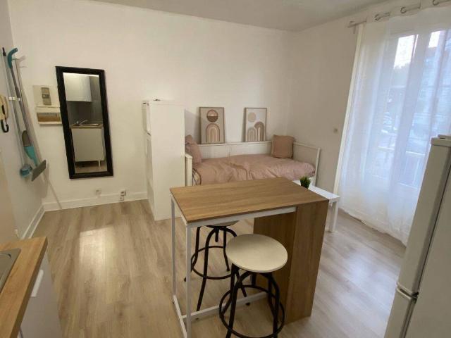 Studio location à La Varenne Saint-Hilaire, Saint-Maur-des-Fossés