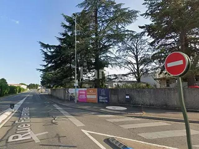 Garage location à Valence