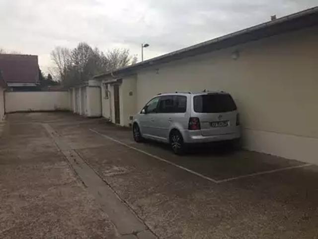 Garage location à Magenta, Montataire