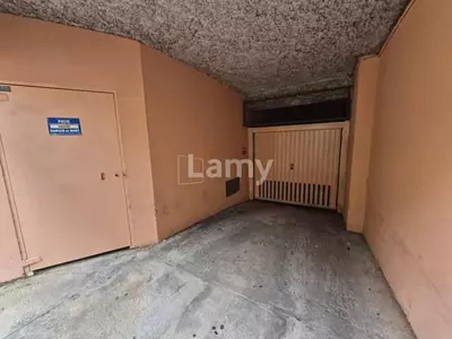 Garage location à Centre-Ville, Auxerre