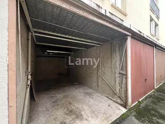 Garage location à Quartier Centre Ville, Reims