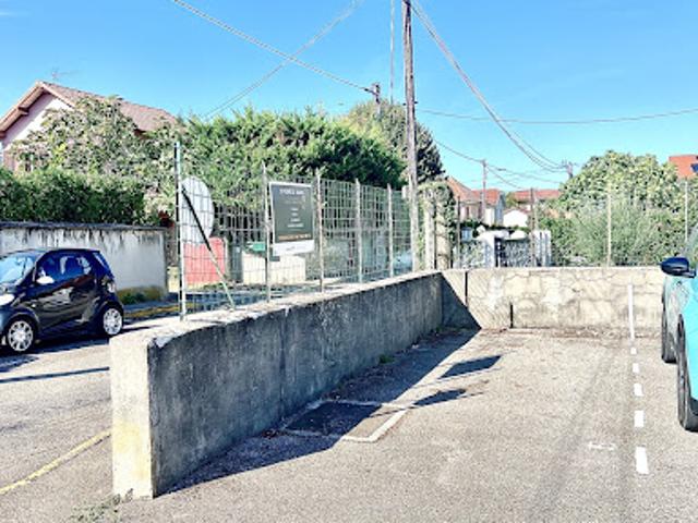 Garage location à Bourgoin-Jallieu, Isère