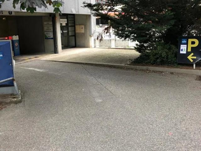 Garage location à Gorge de Loup, Lyon