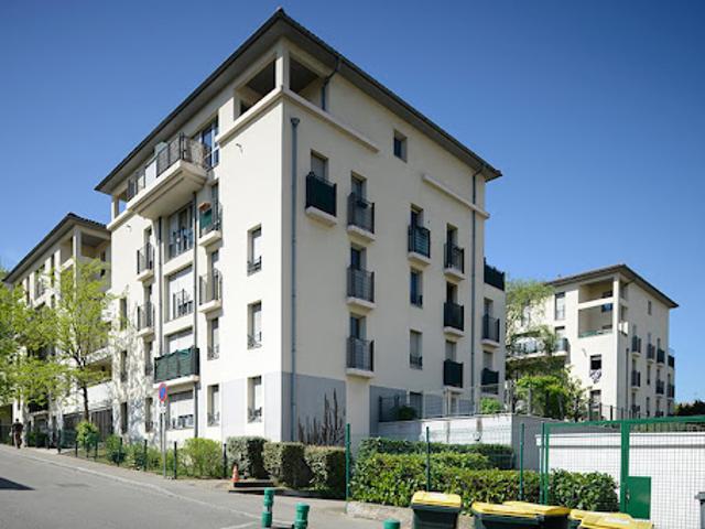 Garage location à Oullins, Oullins-Pierre-Bénite