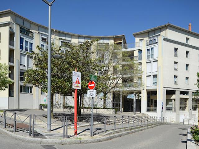 Garage location à Oullins, Oullins-Pierre-Bénite