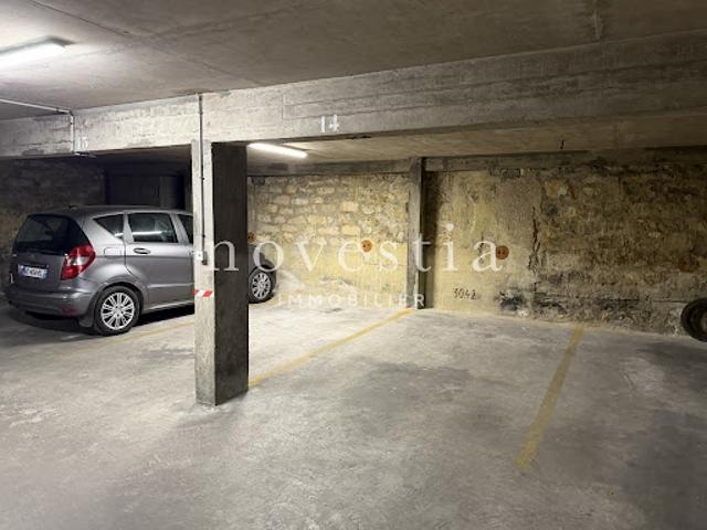 Garage location à Paris 17e Arrondissement, Paris
