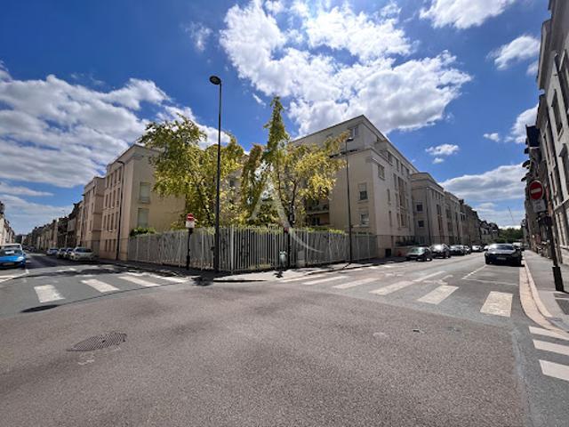 Garage location à Faubourg de Laon, Reims