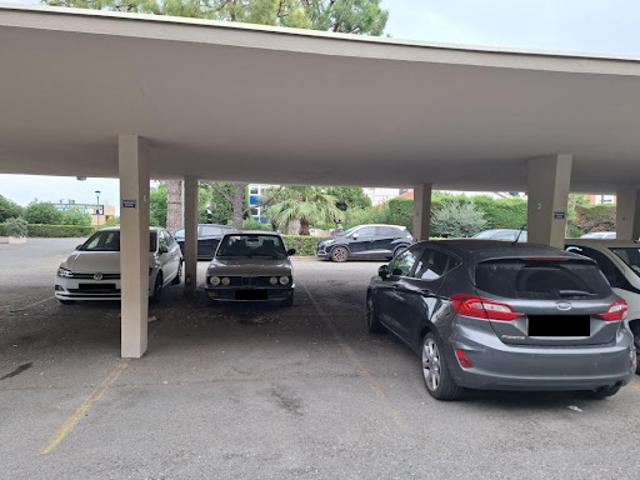 Garage location à Saint-Laurent-du-Var, Alpes-Maritimes