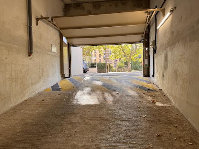 Garage location à Jas de Bouffan, Aix-en-Provence