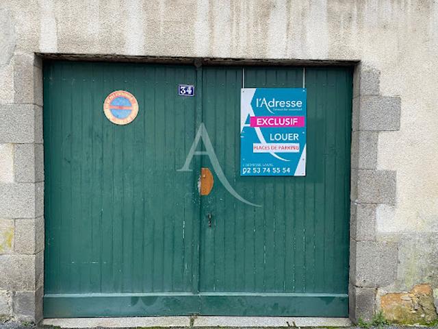 Garage location à Laval