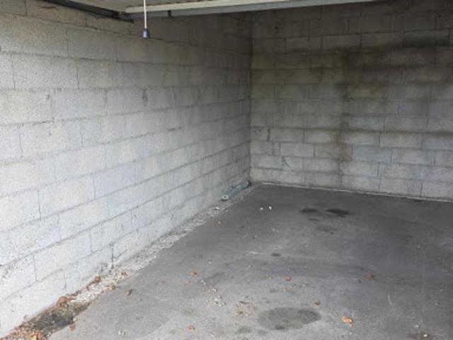 Garage location à Zone d'activités du Rocher Vert, Nemours