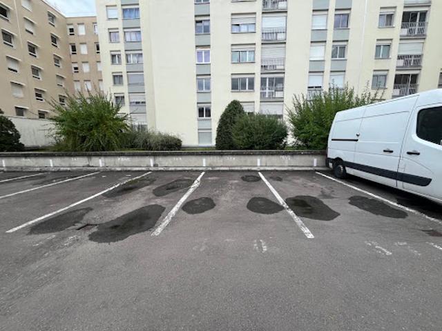 Garage location à Bizillon, Saint-Étienne