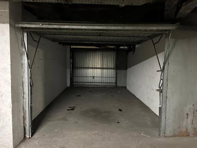 Garage location à Évry, Petit-bourg