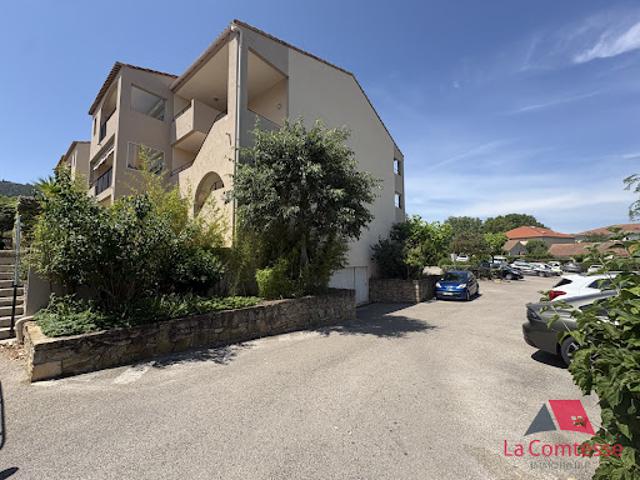 Garage location à Arrondissement de Toulon, Le Beausset