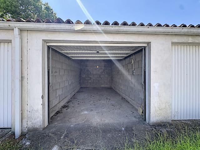 Garage location à Rochefort