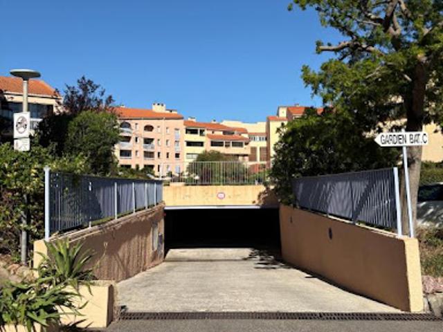 Garage location à Arrondissement de Draguignan, Fréjus