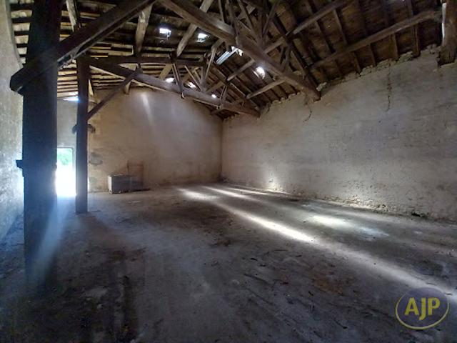 Garage location à Lesparre-Médoc, Gaillan-en-médoc