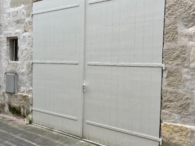 Garage location à Saintes