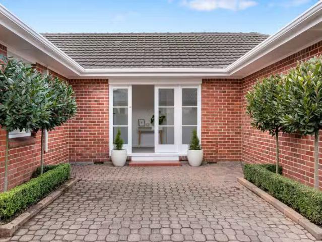 House for rent in Chaslands, Canterbury