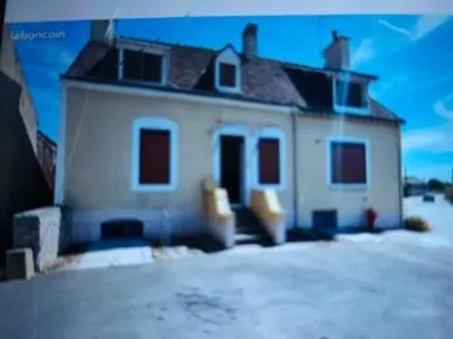 Maison location à Saint-Cosme-en-Vairais, Sarthe