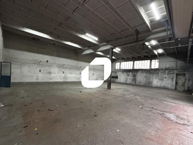 Local Commercial location à Saint-Denis, Aubervilliers