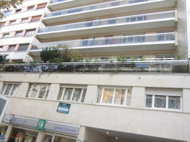 Studio location à France métropolitaine, Issy-les-moulineaux