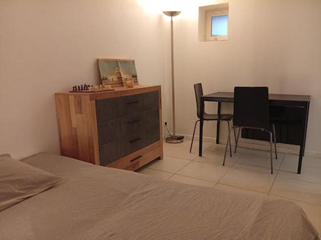 Studio location à Aix-en-Provence, Eyguières